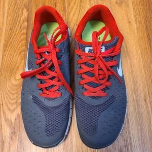 Women Nike free run sneakers size 7.5